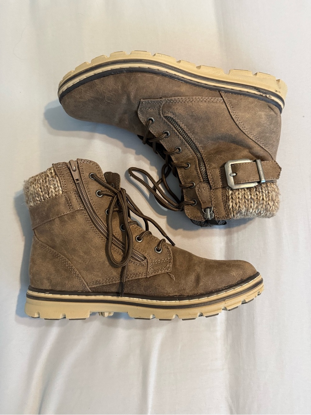 Cliffs by White Mountain Kelsie Boots
Women's 9 Brown Taupe Knit Cuff Lace Up